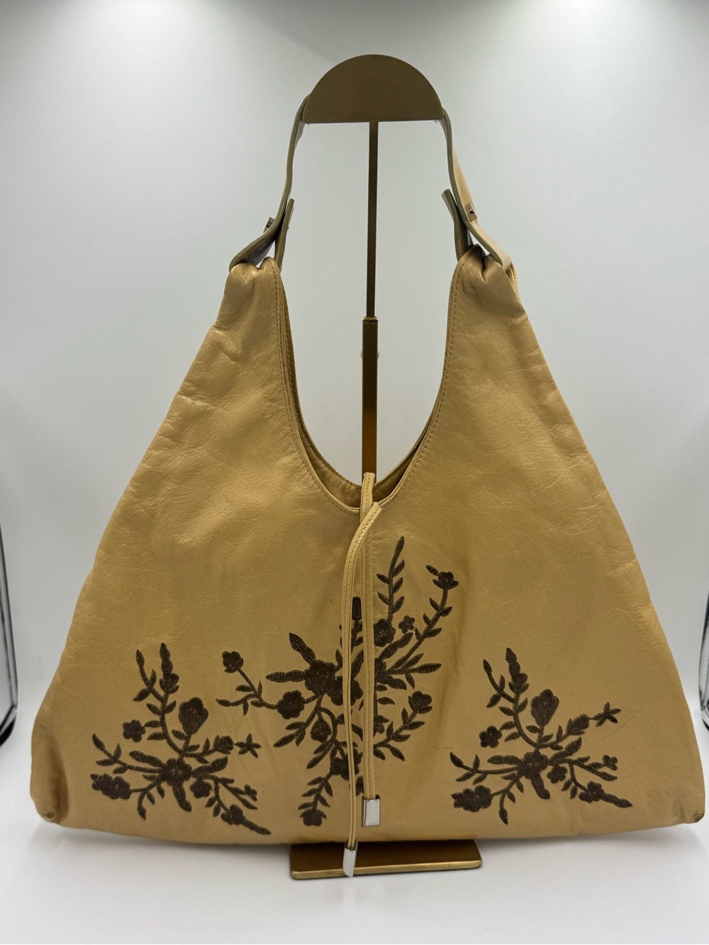 Wanlibao Tan Leather Shoulder Bag with Brown Floral Embroidery - Vintage